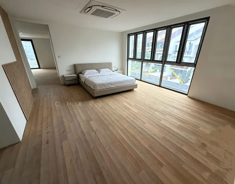 Taman Sireh/Upper Serangoon Road/Surin Ave/Kampong Sireh/Charlton l, Taman Sireh / Serangoon / Kovan /, 6 Bedrooms, 8,147 sqft, Corner Terrace For Sale, by Charlene Liu, 500159731 - Bedroom - PropertyGuru.com.sg