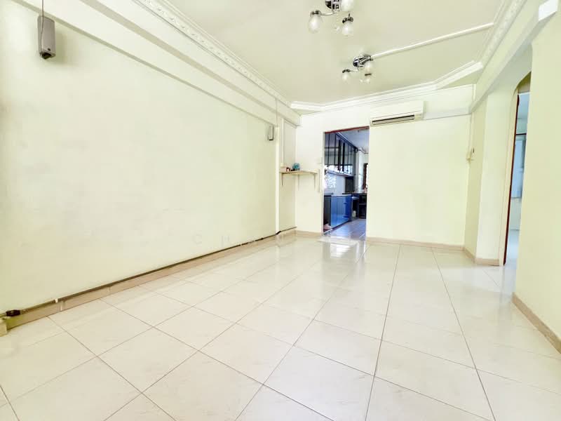 261 Serangoon Central Drive, 261 Serangoon Central Drive, 2 Bedrooms, 689 sqft, HDB Flat For Sale, by Chan Xi, 500159733 - Living Room - PropertyGuru.com.sg