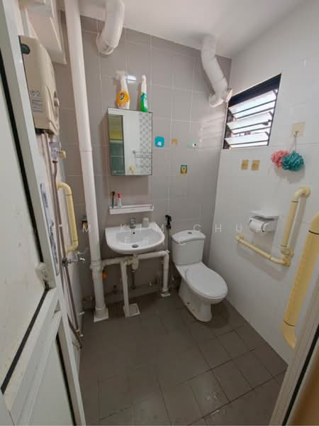 488 Jurong West Avenue 1, 488 Jurong West Avenue 1, 3 Bedrooms, 990 sqft, HDB Flat For Sale, by Lim Kim Chua Eric, 500159741 - PropertyGuru.com.sg