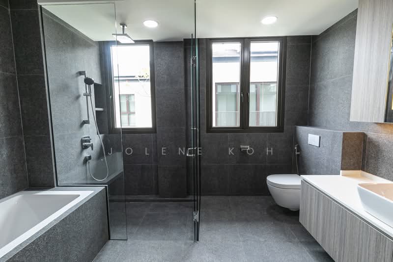 Fernhill Road, , 5 Bedrooms, 9,500 sqft, Semi-Detached House For Sale, by Jolene Koh, 500159747 - Bathroom - PropertyGuru.com.sg