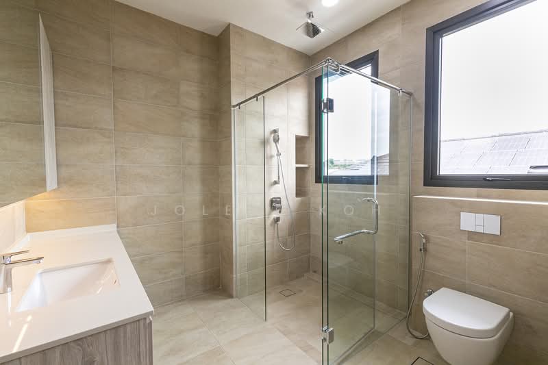 Fernhill Road, , 5 Bedrooms, 9,500 sqft, Semi-Detached House For Sale, by Jolene Koh, 500159747 - Bathroom - PropertyGuru.com.sg