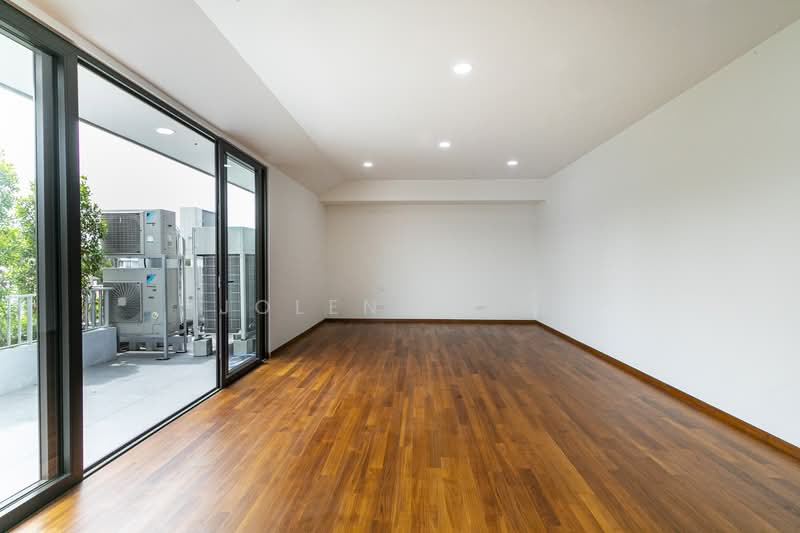 Fernhill Road, , 5 Bedrooms, 9,500 sqft, Semi-Detached House For Sale, by Jolene Koh, 500159747 - Balcony - PropertyGuru.com.sg