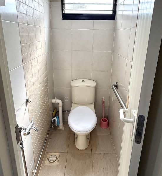 1 Tanjong Pagar Plaza, 1 Tanjong Pagar Plaza, 4 Bedrooms, 1,389 sqft, HDB Flat For Sale, by Becky Li, 500159748 - Bathroom - PropertyGuru.com.sg