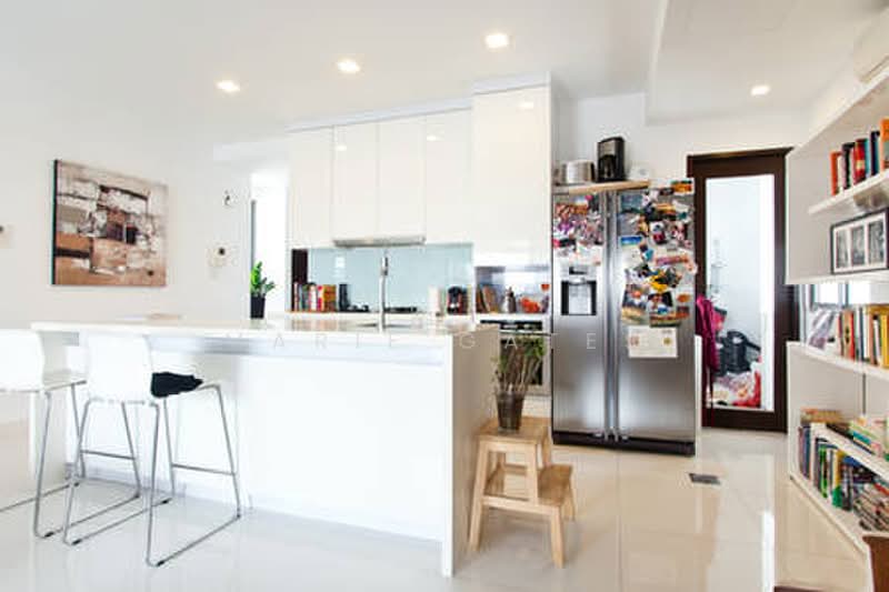 Atrium Residences, 1 Lorong 28 Geylang, 3 Bedrooms, 2,271 sqft, Condominium For Sale, by Marie Gates, 500159753 - Breakfast island bar - PropertyGuru.com.sg