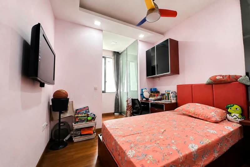 Freehold 4-Storey Terrace with Pool & Lift | Cashew, Cashew Crescent, 5 Bedrooms, 4,500 sqft, Terraced House For Sale, by Karina Lee, 500159761 - Bedroom 4 - PropertyGuru.com.sg