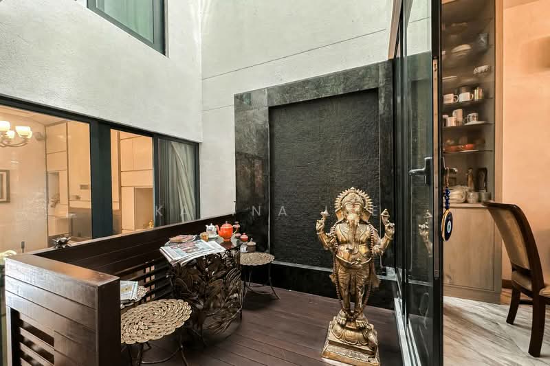 Freehold 4-Storey Terrace with Pool & Lift | Cashew, Cashew Crescent, 5 Bedrooms, 4,500 sqft, Terraced House For Sale, by Karina Lee, 500159761 - Internal Courtyard - PropertyGuru.com.sg