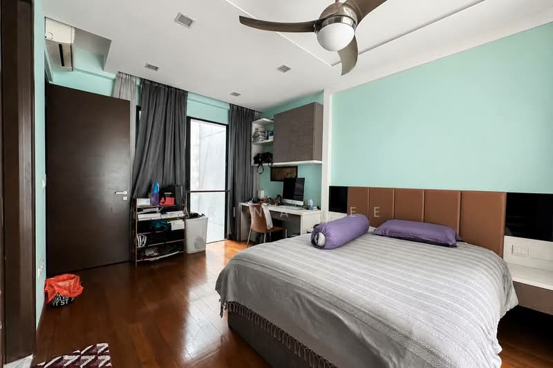 Freehold 4-Storey Terrace with Pool & Lift | Cashew, Cashew Crescent, 5 Bedrooms, 4,500 sqft, Terraced House For Sale, by Karina Lee, 500159761 - Junior Master - PropertyGuru.com.sg