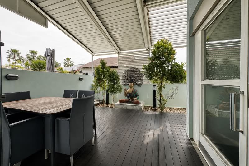 Freehold 4-Storey Terrace with Pool & Lift | Cashew, Cashew Crescent, 5 Bedrooms, 4,500 sqft, Terraced House For Sale, by Karina Lee, 500159761 - Rooftop Dining / Lounging Area - PropertyGuru.com.sg