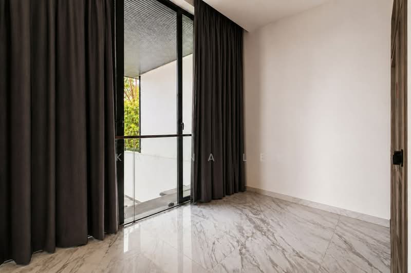 Freehold 4-Storey Terrace with Pool & Lift | Cashew, Cashew Crescent, 5 Bedrooms, 4,500 sqft, Terraced House For Sale, by Karina Lee, 500159761 - Study - PropertyGuru.com.sg