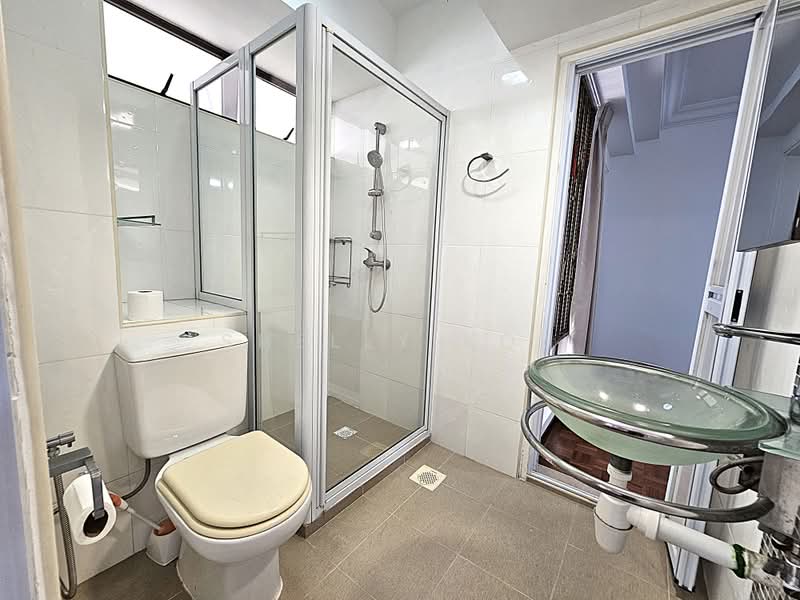 Kensington Park, 8 Kensington Park Drive, 3 Bedrooms, 2,024 sqft, Condominium For Rent, by Shelly Koh, 500159762 - Bathroom - PropertyGuru.com.sg