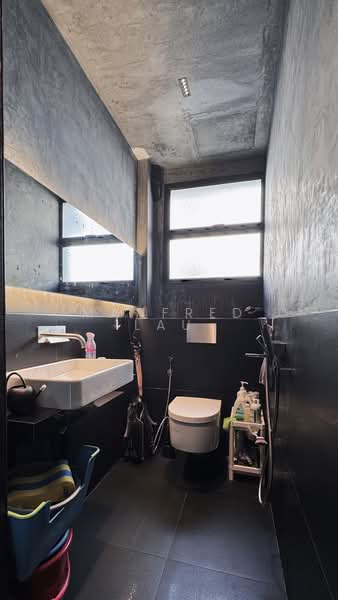 Eastville Apartments, 43 Joo Chiat Lane, 2 Bedrooms, 1,001 sqft, Apartment For Rent, by Manfred Lau, 500159766 - Bathroom - PropertyGuru.com.sg