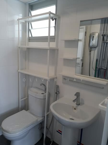 675A Fern Grove @ Yishun, 675A Yishun Avenue 4, 1 Bedroom, 480 sqft, HDB Flat For Rent, by Oliver Hay, 500159777 - Bathroom - PropertyGuru.com.sg