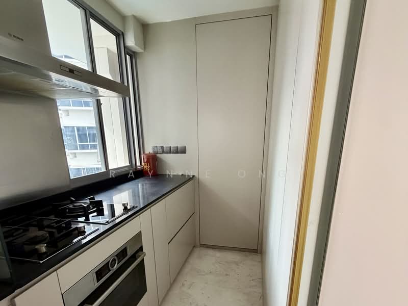 Waterford Residence, 21 Kim Yam Road, 3 Bedrooms, 1,421 sqft, Condominium For Sale, by Raynne Ong, 500159788 - Kitchen - PropertyGuru.com.sg