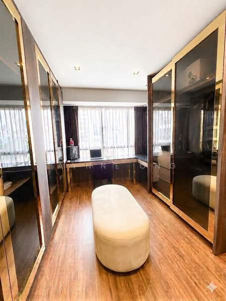 Waterford Residence, 21 Kim Yam Road, 3 Bedrooms, 1,421 sqft, Condominium For Sale, by Raynne Ong, 500159788 - Walk in Wardrobe & Study - PropertyGuru.com.sg