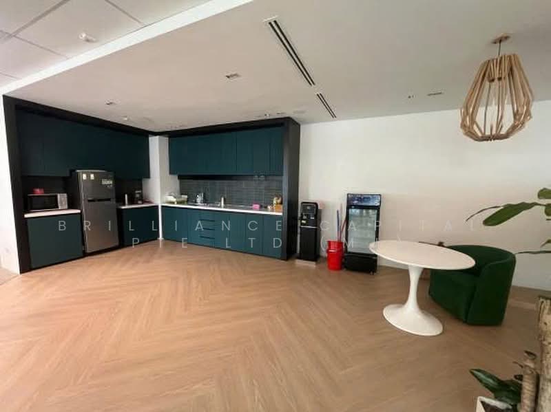 Six Battery Road Building, 6 Battery Road, 4,962 sqft, Office For Rent, by MJ ZHUO, 500159805 - Kitchen - CommercialGuru.com.sg