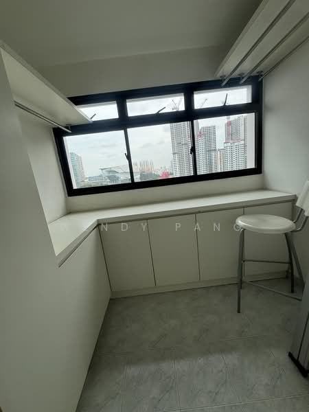 13 Holland Drive, 13 Holland Drive, 2 Bedrooms, 630 sqft, HDB Flat For Rent, by Wendy Pang, 500159808 - Balcony - PropertyGuru.com.sg