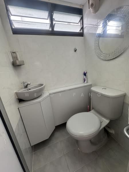 13 Holland Drive, 13 Holland Drive, 2 Bedrooms, 630 sqft, HDB Flat For Rent, by Wendy Pang, 500159808 - Bathroom - PropertyGuru.com.sg