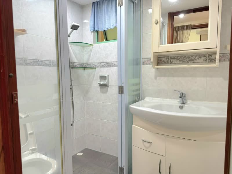 Hougang Green, 5 Buangkok Green, 3 Bedrooms, 1,141 sqft, Apartment For Rent, by Desmond Wong, 500159809 - Bathroom - PropertyGuru.com.sg
