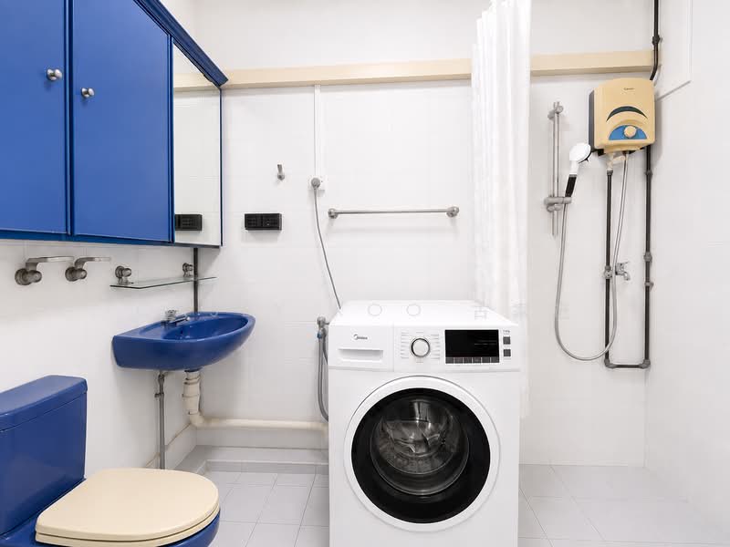 517A Jurong West Street 52, 517A Jurong West Street 52, 3 Bedrooms, 1,238 sqft, HDB Flat For Rent, by Casey Koo 古家进, 500159811 - Bathroom - PropertyGuru.com.sg
