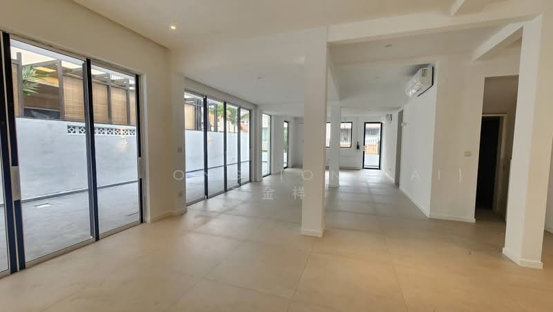 Spring Park Estate, , 4 Bedrooms, 3,000 sqft, Semi-Detached House For Sale, by Jon Ong (Onglai) 王金祥, 500159821 - Living Room - PropertyGuru.com.sg