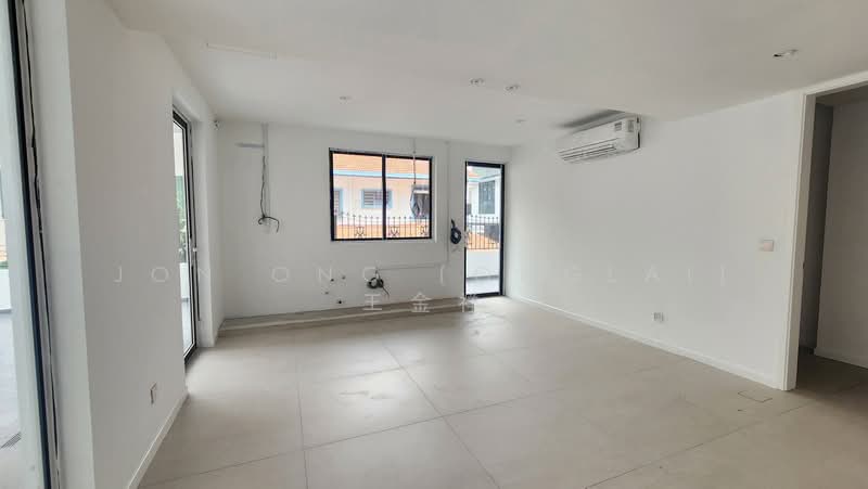Spring Park Estate, , 4 Bedrooms, 3,000 sqft, Semi-Detached House For Sale, by Jon Ong (Onglai) 王金祥, 500159821 - Living Room - PropertyGuru.com.sg