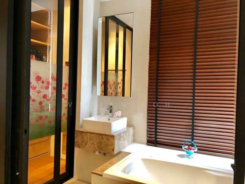Freehold 3-bed starbuy in D15, , 3 Bedrooms, 1,044 sqft, Condominium For Sale, by Vivian Toh, 500159839 - Bathroom - PropertyGuru.com.sg