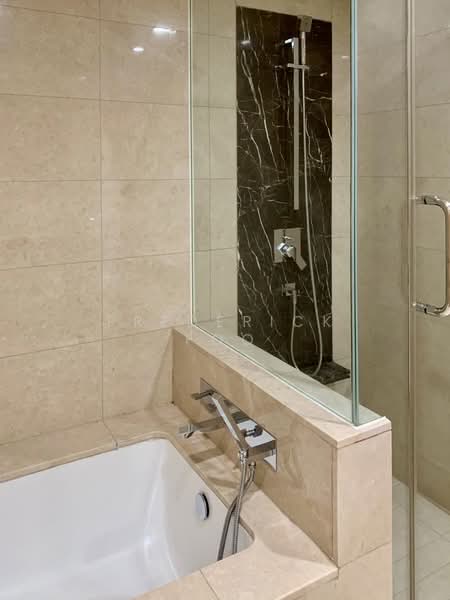 Marina Bay Suites, 3 Central Boulevard, 4 Bedrooms, 2,066 sqft, Apartment For Rent, by Frederick Foo, 500159841 - Bathroom - PropertyGuru.com.sg