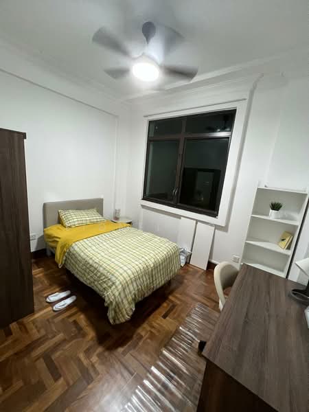 Parc Oasis, 35 Jurong East Avenue 1, Room Rental, 100 sqft, Condominium For Rent, by Lionel Loh, 500159842 - Bedroom - PropertyGuru.com.sg