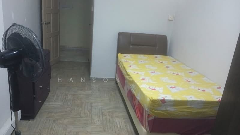 439 Hougang Avenue 8, 439 Hougang Avenue 8, Room Rental, 100 sqft, HDB Flat For Rent, by Hanson Chan, 500159864 - Bedroom - PropertyGuru.com.sg