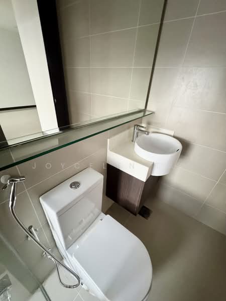 Sundance Suites, 12 Duku Place, 2 Bedrooms, 603 sqft, Condominium For Rent, by Joycelyn Tan, 500159888 - Bathroom - PropertyGuru.com.sg