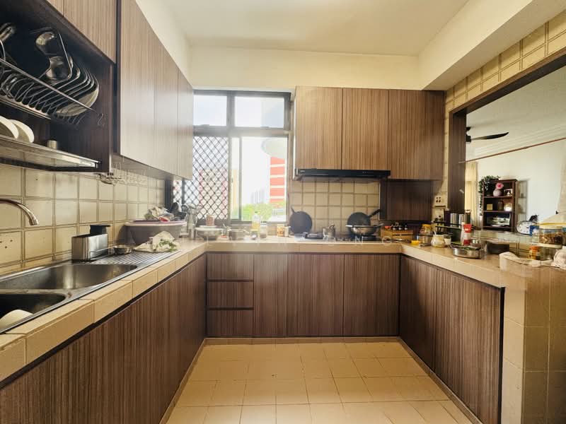 Mandarin Gardens, 5 Siglap Road, 3 Bedrooms, 1,572 sqft, Condominium For Sale, by Kelvin Ong, 500159934 - Kitchen - PropertyGuru.com.sg