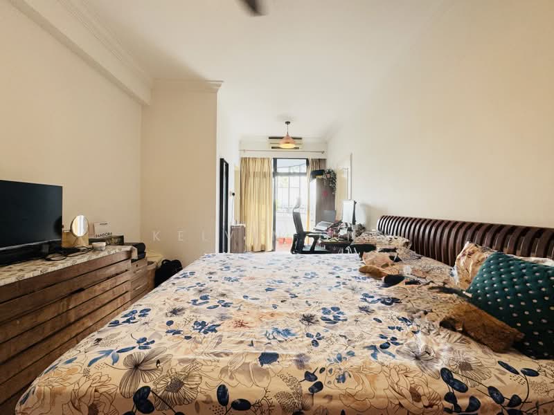 Mandarin Gardens, 5 Siglap Road, 3 Bedrooms, 1,572 sqft, Condominium For Sale, by Kelvin Ong, 500159934 - Bedroom - PropertyGuru.com.sg