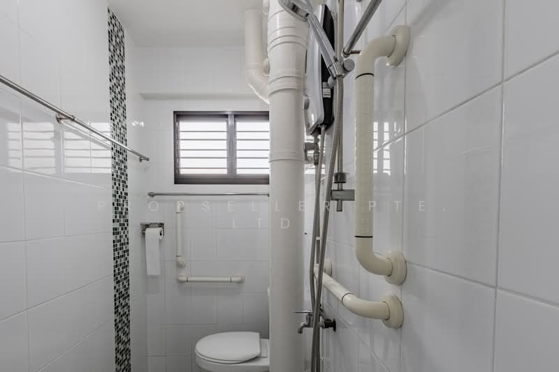 662 Yishun Avenue 4, 662 Yishun Avenue 4, 3 Bedrooms, 1,119 sqft, HDB Flat For Sale, by Wes Teo, 500159949 - Bathroom - PropertyGuru.com.sg