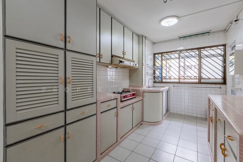 662 Yishun Avenue 4, 662 Yishun Avenue 4, 3 Bedrooms, 1,119 sqft, HDB Flat For Sale, by Wes Teo, 500159949 - Kitchen - PropertyGuru.com.sg