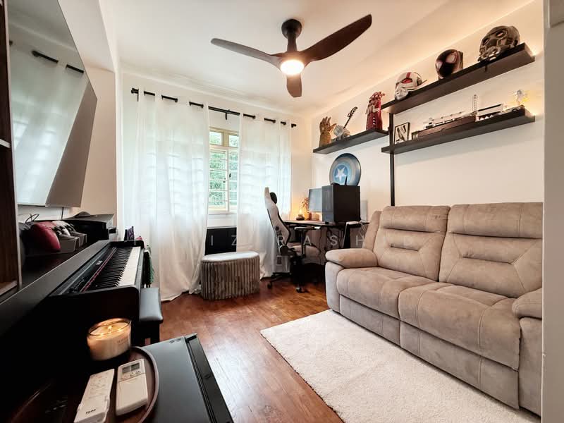 135 Edgedale Plains, 135 Edgedale Plains, 3 Bedrooms, 979 sqft, HDB Flat For Sale, by Fariz Rashid, 500159963 - Study - PropertyGuru.com.sg