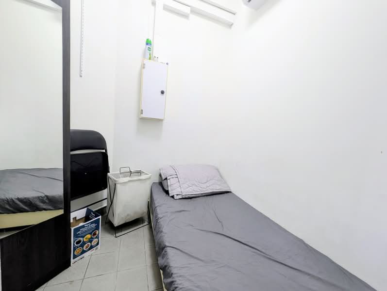 Parc Oasis, 35 Jurong East Avenue 1, Room Rental, 150 sqft, Condominium For Rent, by Ray Lee, 500159969 - Bedroom - PropertyGuru.com.sg