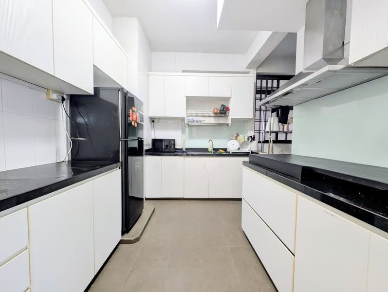Parc Oasis, 35 Jurong East Avenue 1, Room Rental, 150 sqft, Condominium For Rent, by Ray Lee, 500159969 - Kitchen - PropertyGuru.com.sg