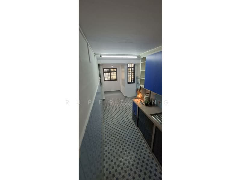 View twds Utility & 2nd Bath