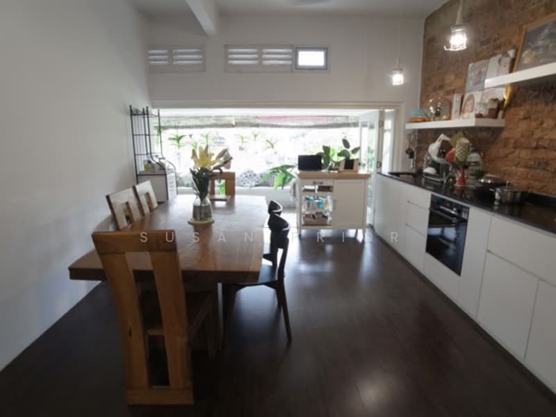 Larger Eng Watt 2/ 3 Bed, Eng Watt Street, 2 Bedrooms, 1,045 sqft, Conservation House For Sale, by Susan Prior, 500159982 - Kitchen - PropertyGuru.com.sg