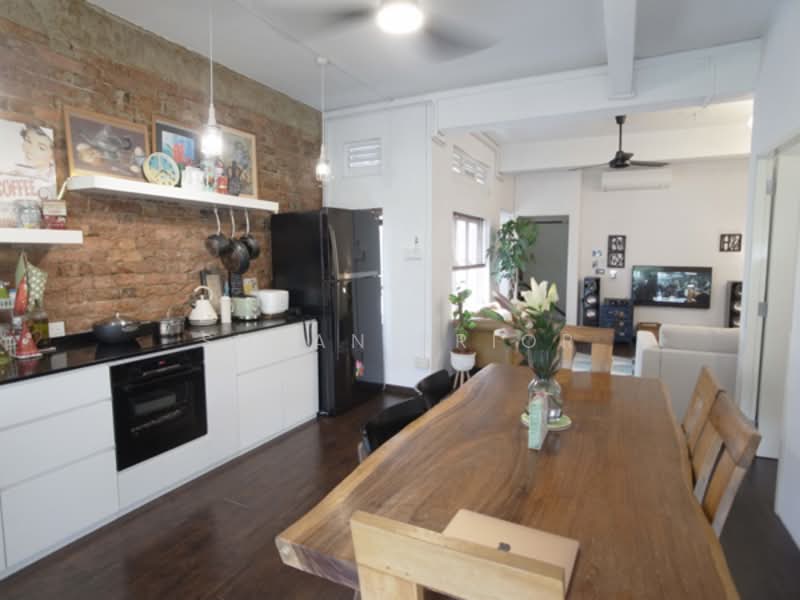 Larger Eng Watt 2/ 3 Bed, Eng Watt Street, 2 Bedrooms, 1,045 sqft, Conservation House For Sale, by Susan Prior, 500159982 - Kitchen - PropertyGuru.com.sg