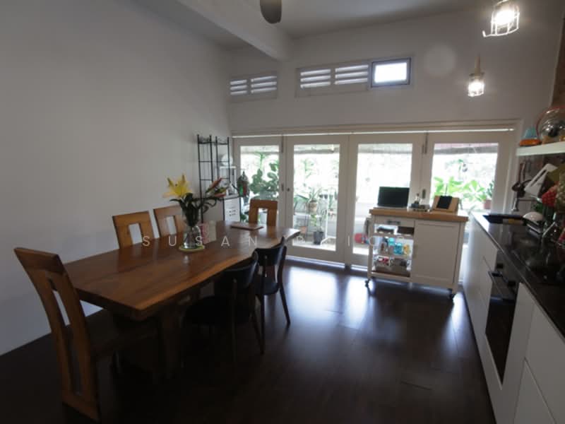 Larger Eng Watt 2/ 3 Bed, Eng Watt Street, 2 Bedrooms, 1,045 sqft, Conservation House For Sale, by Susan Prior, 500159982 - Dining Room - PropertyGuru.com.sg