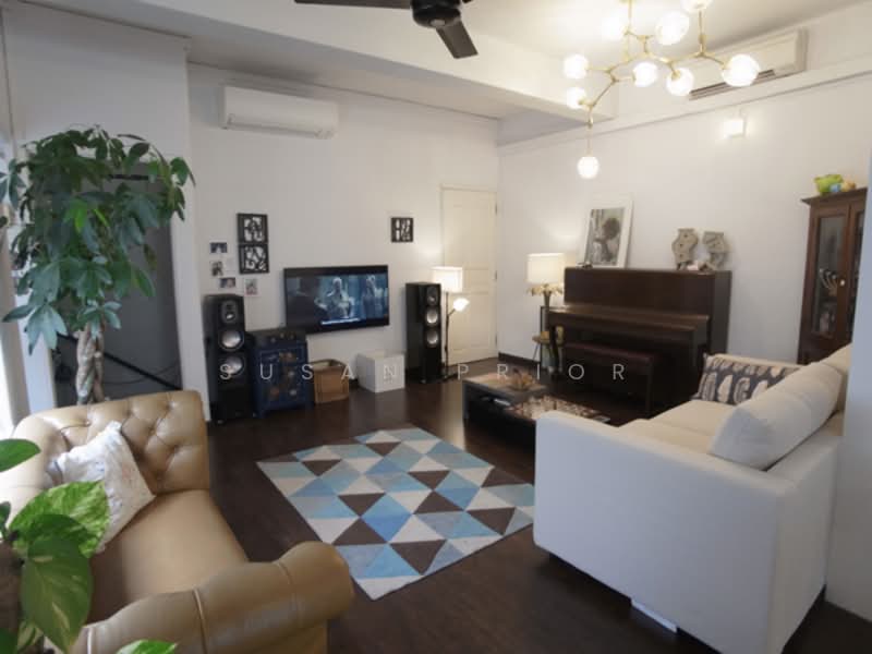Larger Eng Watt 2/ 3 Bed, Eng Watt Street, 2 Bedrooms, 1,045 sqft, Conservation House For Sale, by Susan Prior, 500159982 - Living Room - PropertyGuru.com.sg