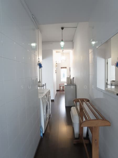Larger Eng Watt 2/ 3 Bed, Eng Watt Street, 2 Bedrooms, 1,045 sqft, Conservation House For Sale, by Susan Prior, 500159982 - Corridor - PropertyGuru.com.sg