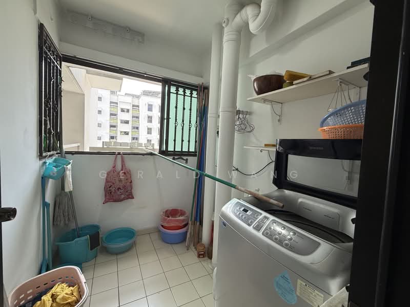 297A Compassvale Street, 297A Compassvale Street, 4 Bedrooms, 1,410 sqft, HDB Flat For Rent, by Gerald Wang, 500159992 - Balcony - PropertyGuru.com.sg