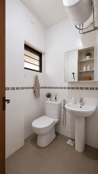 371 Jurong East Street 32, 371 Jurong East Street 32, 2 Bedrooms, 689 sqft, HDB Flat For Sale, by Delvin Ong, 500159995 - Bathroom - PropertyGuru.com.sg