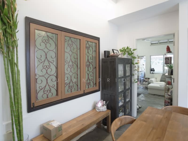Tiong Bahru Stylish Renovated 3 Bed, Tiong Poh, Tiong Bahru Road Walkup, 3 Bedrooms, 975 sqft, Walk-up Apartment For Rent, by Susan Prior, 500159997 - Interior - PropertyGuru.com.sg