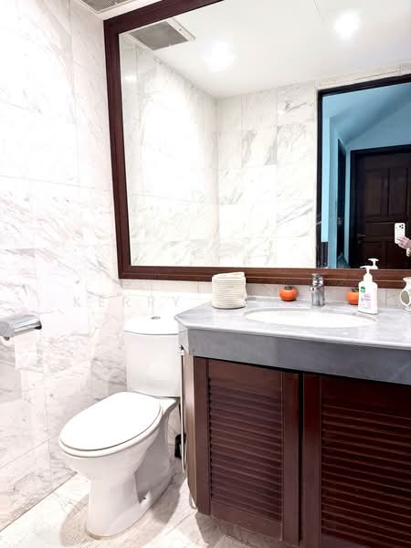 Sunset Heights Bungalow for Sale, Sunset Heights, 6 Bedrooms, 6,000 sqft, Bungalow House For Sale, by Kerry James, 500160007 - Bathroom - PropertyGuru.com.sg