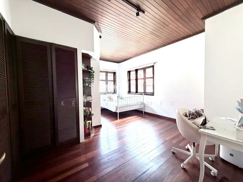 Sunset Heights Bungalow for Sale, Sunset Heights, 6 Bedrooms, 6,000 sqft, Bungalow House For Sale, by Kerry James, 500160007 - Bedroom - PropertyGuru.com.sg