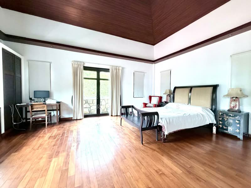 Sunset Heights Bungalow for Sale, Sunset Heights, 6 Bedrooms, 6,000 sqft, Bungalow House For Sale, by Kerry James, 500160007 - Bedroom - PropertyGuru.com.sg