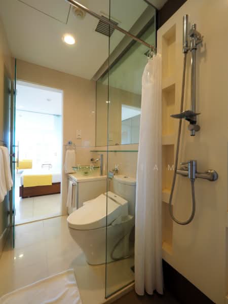 One North Bridge, 1 North Bridge Road, 1 Bedroom, 689 sqft, Apartment For Rent, by Patrik Tam, 500160013 - Bathroom - PropertyGuru.com.sg